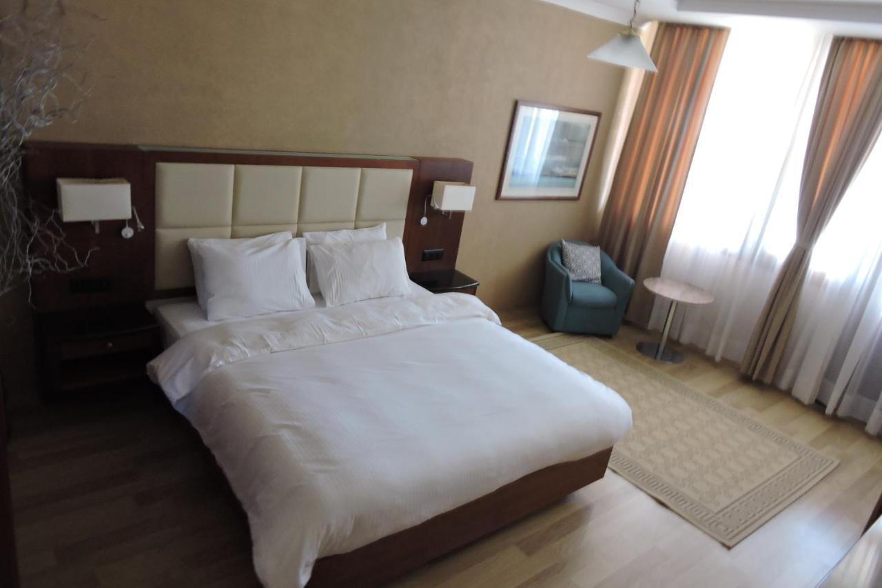 Lakeview Hotel And Resort Otesevo 外观 照片